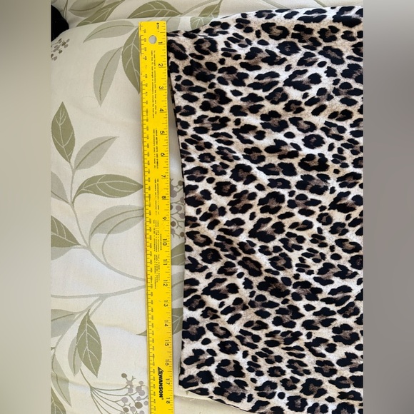 Vince Camuto Leopard Print Midi Skirt in Beige and Black - Picture 3 of 5